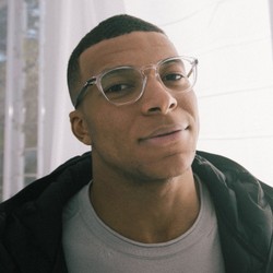 kylian-vista-merch.jpg